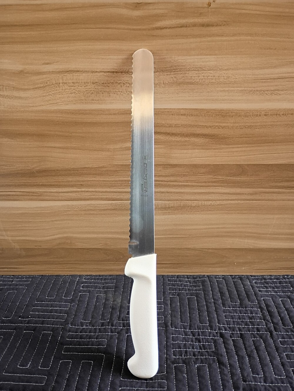 White Serrated Bread Knife with Comfortable Handle